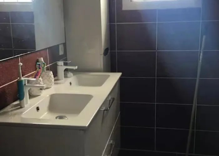 Ensoleillée Avec Piscine Route Des Plages